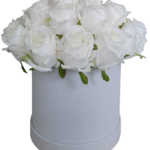 Flower box róże białe w białym welurowym pudełku L