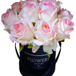 Flower box róże różowe w czarnym pudełku S
