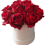 Flower box róże czerwone w białym welurowym pudełku S