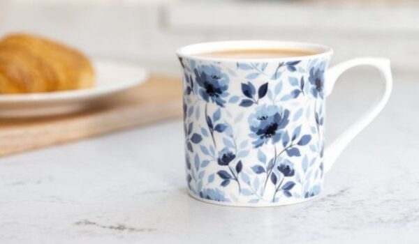 Kitchen Craft kubek porcelanowy niebieskie kwiaty - obrazek 2